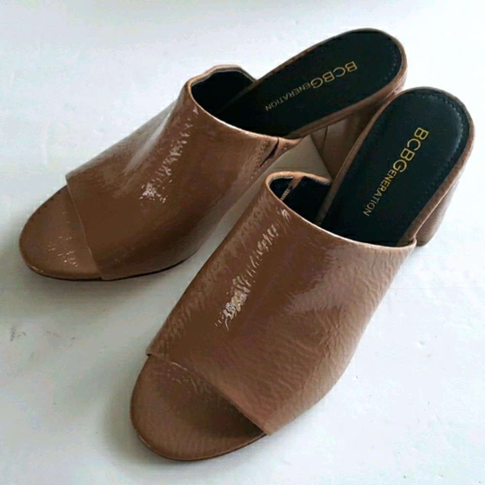 BCBGeneration 👡👡 very comfy leather sandals